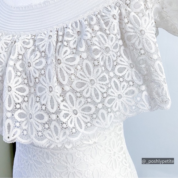 Victoria secret XS Very Sexy Off-the-shoulder flower detail Lace Bodysuit - Picture 5 of 16